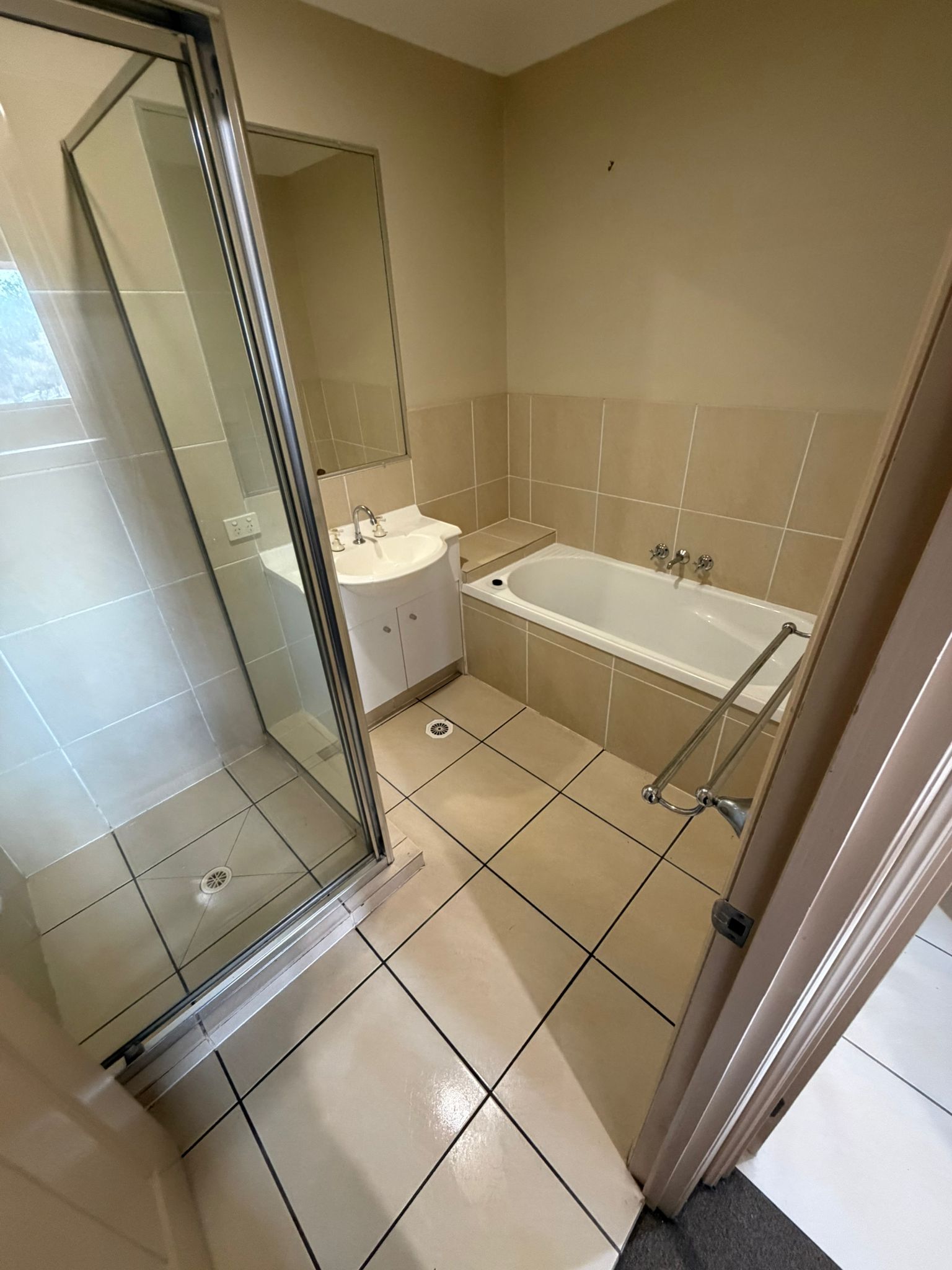 StressLess Cleaners completed bond cleaning work 2